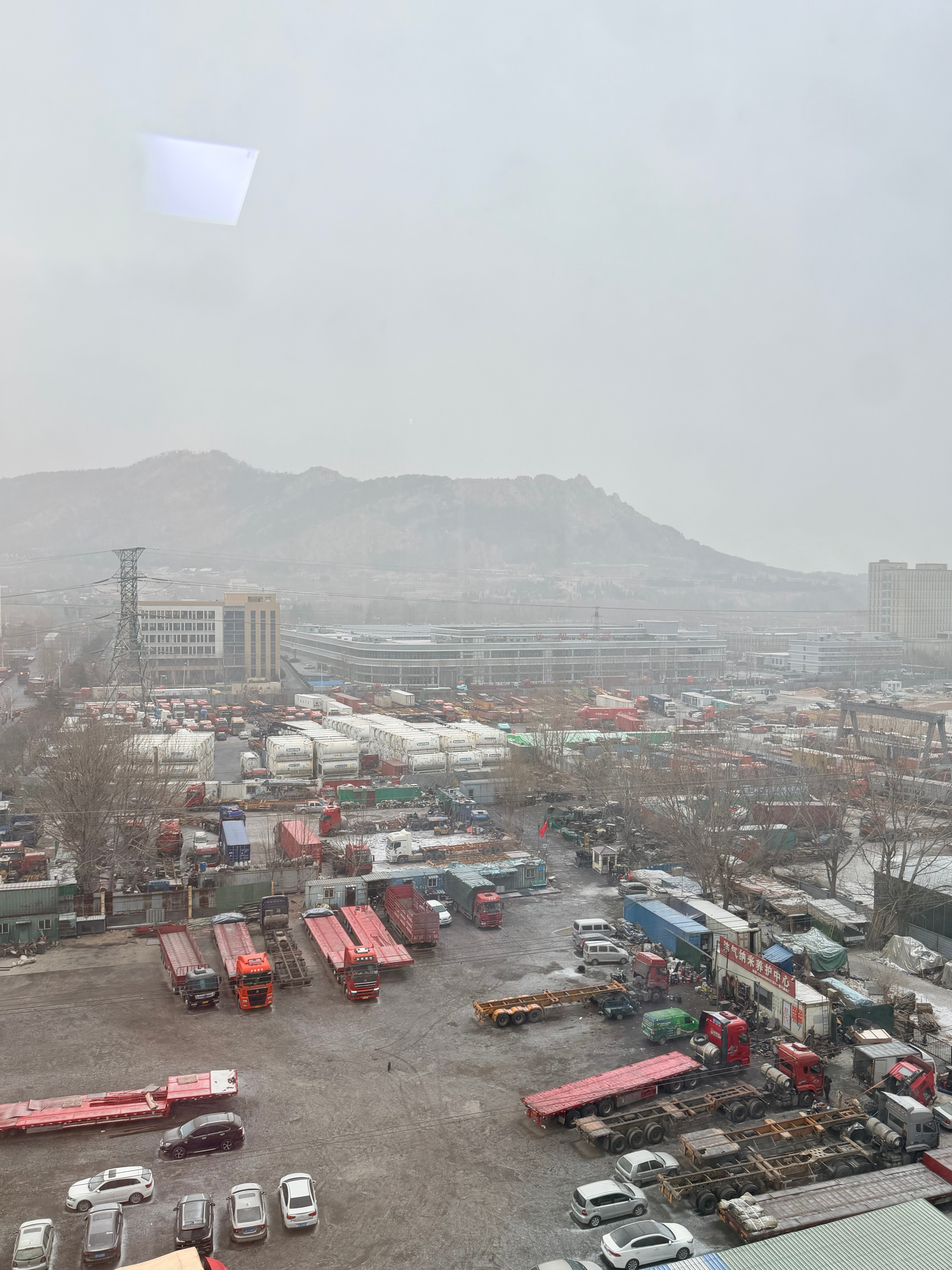 北京鹅毛大雪 青岛遍地盐粒。 青岛