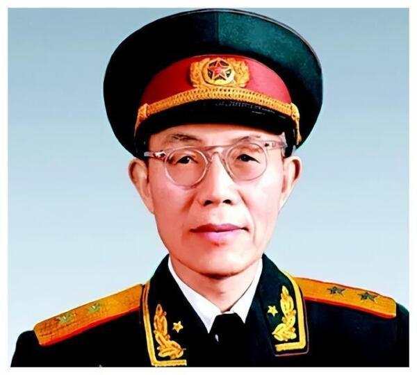 他当过社会部副部长，社会部改为情报部后，李克农：这里不适合你。
 
这位被李克农