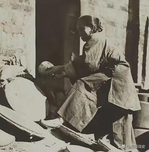 光绪二十八年的刽子手家眷：头颅背后的生存与无奈
 
这一年是光绪二十八年:她是一