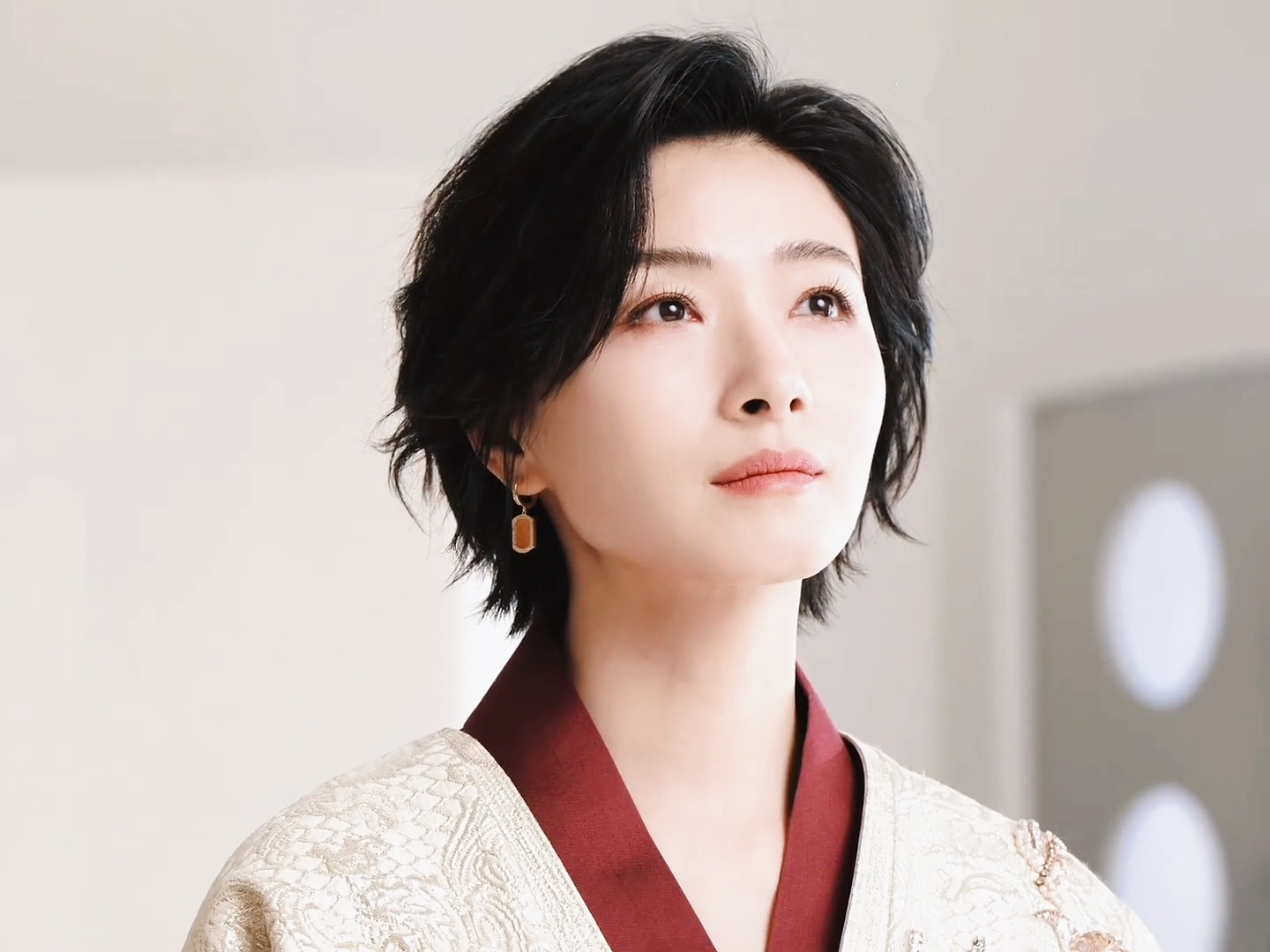 万茜  ｜天生会画 以生活为底色，时光为画布，把相遇的短暂与记忆的悠长沉淀成笔触