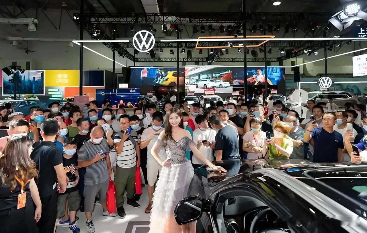 大动作，泉州将发放12亿消费补贴，鼓励大家买车买家电买家具等，并大幅度调低补贴门