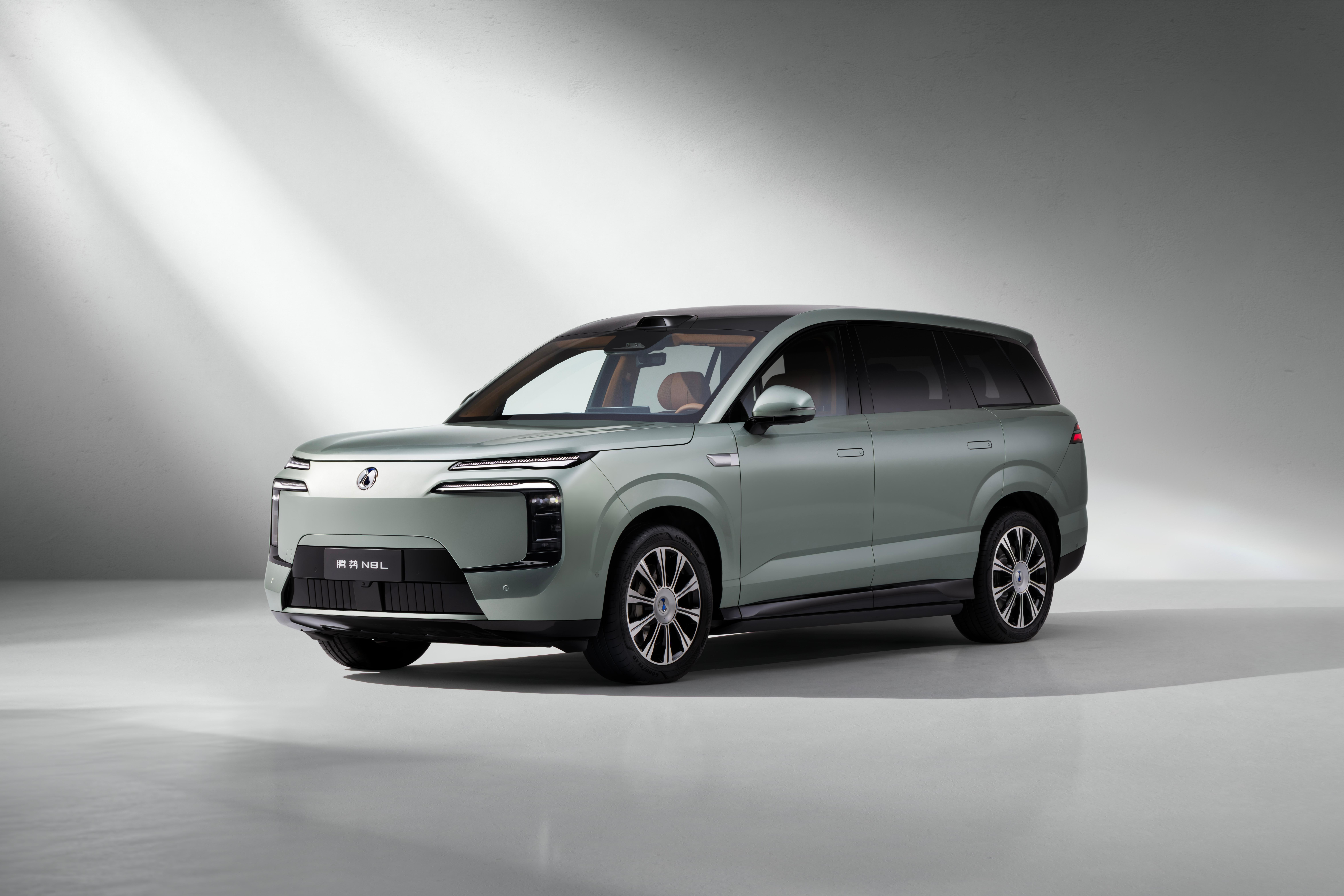 腾势 N8L 纯电版定档 9 月 14 日上市终于有超大电池的纯电大 SUV 了