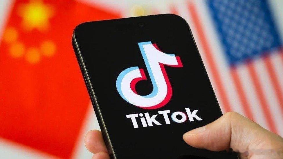凤凰新闻【美方对华加征24%关税继续暂停1年，中美将妥善解决TikTok问题】今