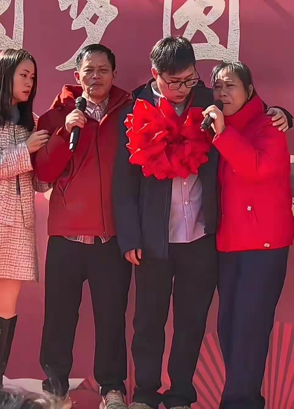 被拐30载，他曾与寻子父亲擦身而过，如今终与家人团圆
梁志辉被拐整整30年，命运