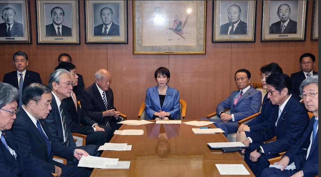 中方等了整整三天，日本首相高市早苗一个字没有，外务省把现役军官持刀闯使馆说成普通