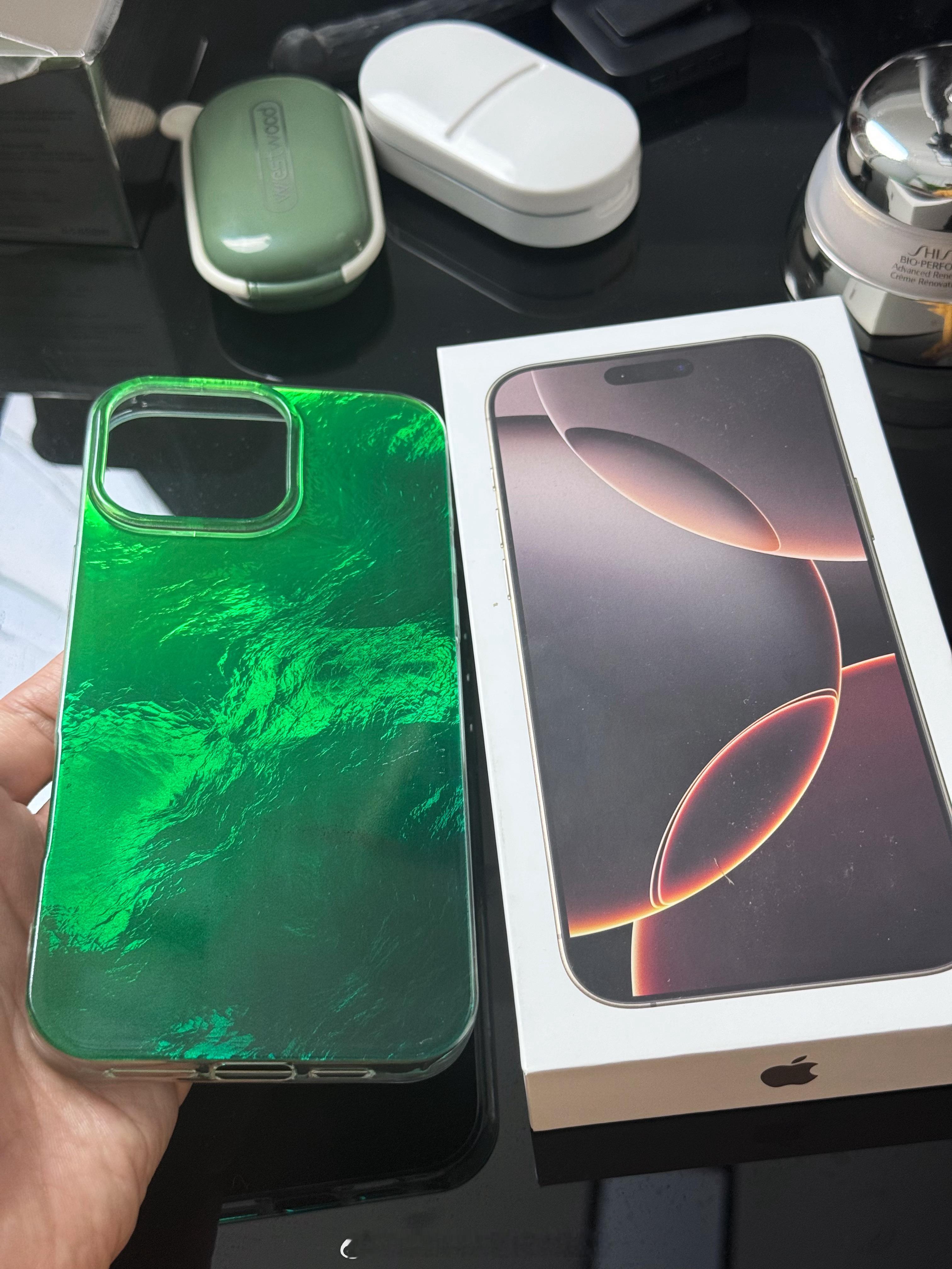 2月内拆封的新手机，可能也不是懒，现在对新电子产品的热情降低了 