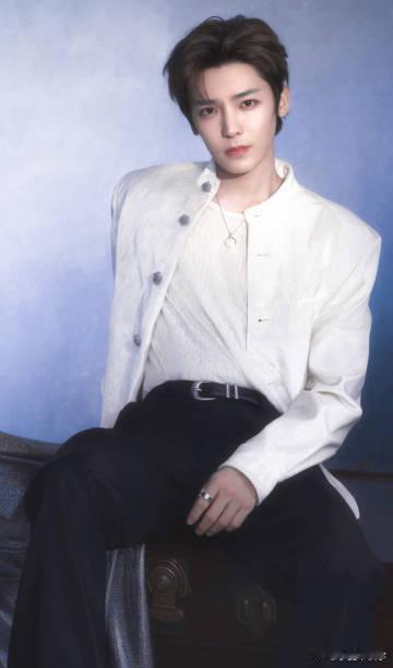 侯明昊又瘦了好多拒绝侯明昊击掌第一人 侯明昊用自己的实际行动告诉我们，努力和自律