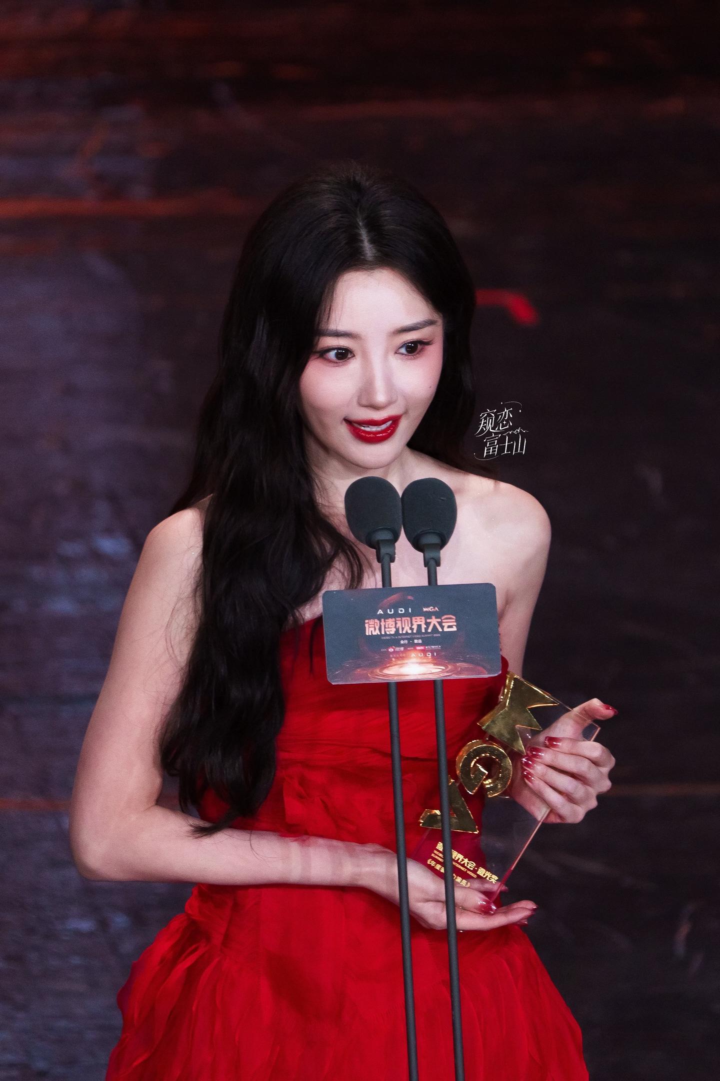 缠住吻住春风吹住我吗。