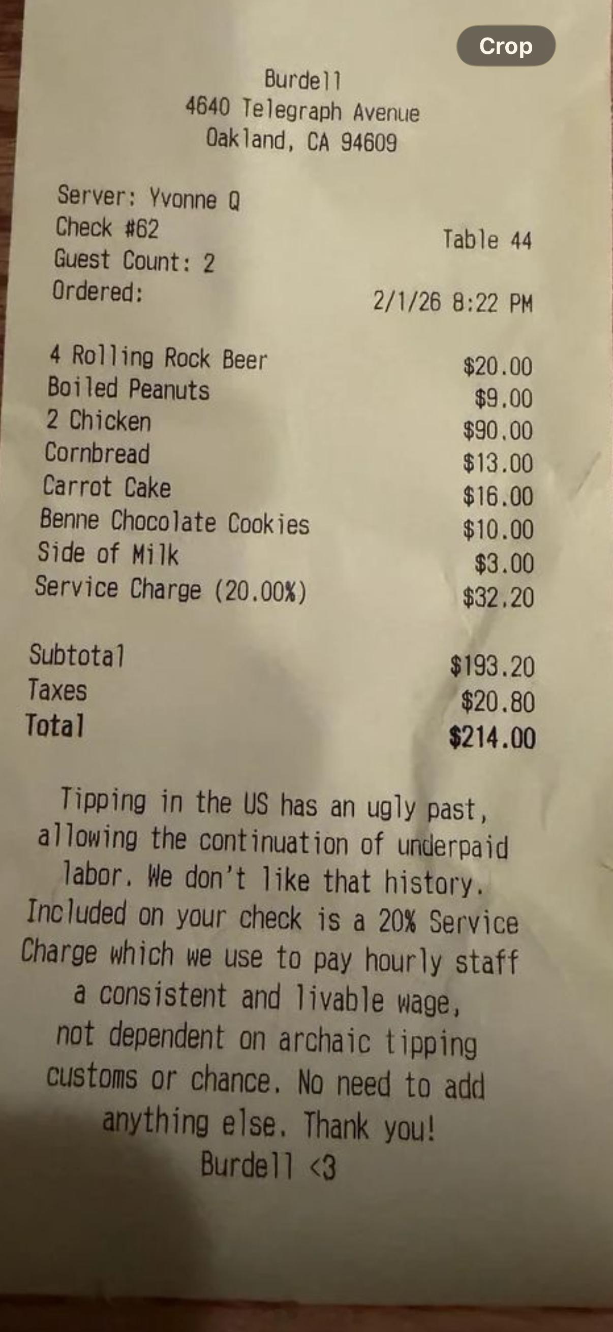 “我们不喜欢小费文化，我们觉得这压低了劳动酬劳，所以我们直接收取20%的服务费，