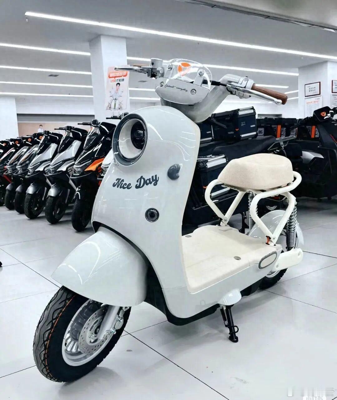 雅迪电动车致歉 12月5日中午，雅迪科技集团有限公司发布《关于新国标车型的说明》