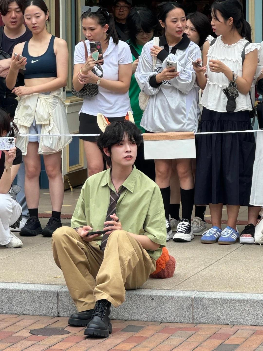 在港迪捡到一些尼克碎片🧩是小狐狸李希侃诶🦊 ​​​