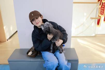 孙俪新剧当老师被家长打 真的是太让人心酸了呀，不得不说孙俪新剧《危险关系》当老师