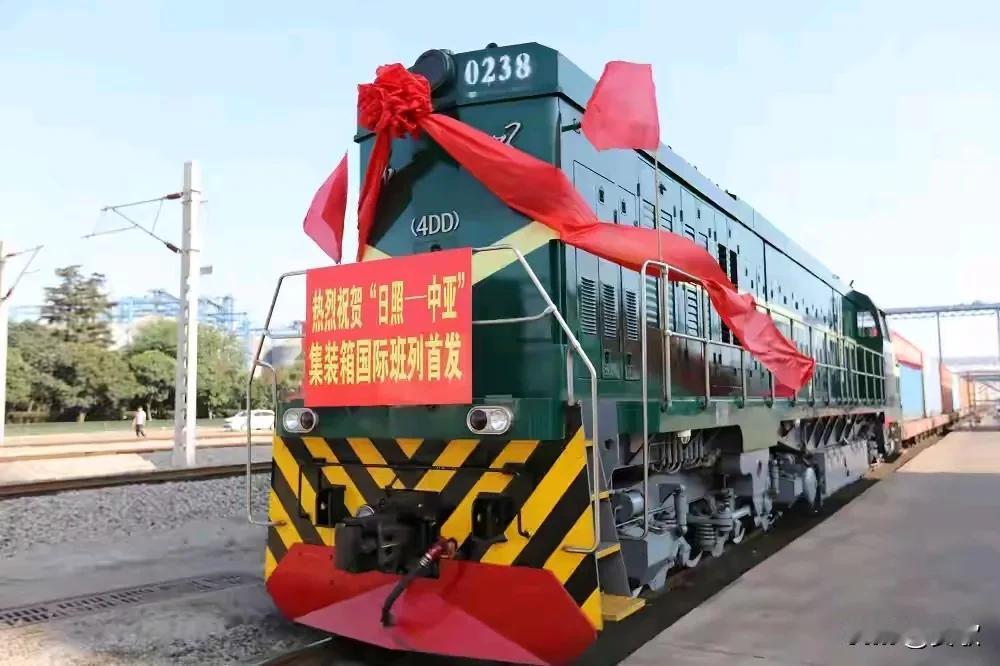 高市早苗花样百出.强拉中亚围堵中俄

最近，日本的政治人物高市早苗突然动作频频，