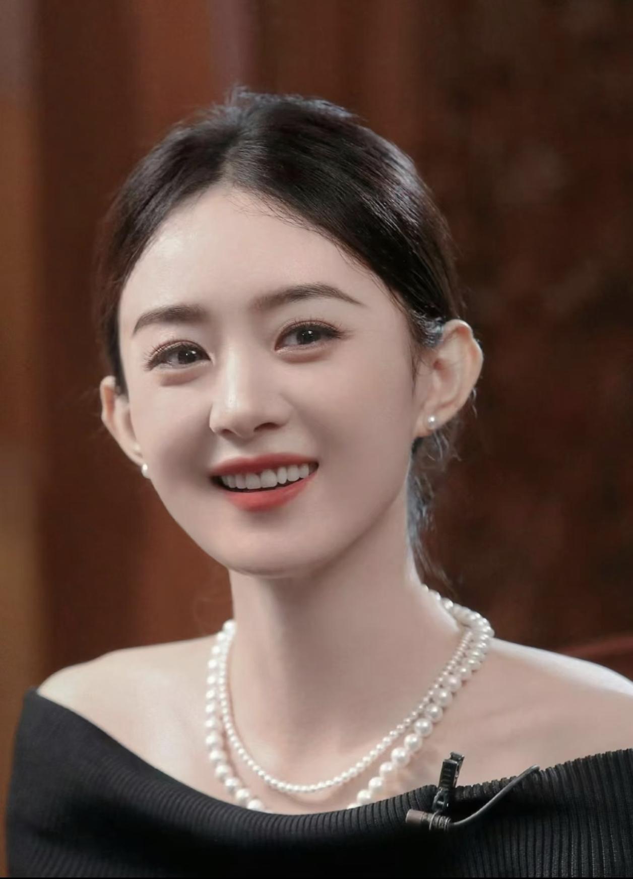 赵丽颖这个人，
演技好不好的我不评价，
有一点不得不说一下，那就是她真的是太拼了