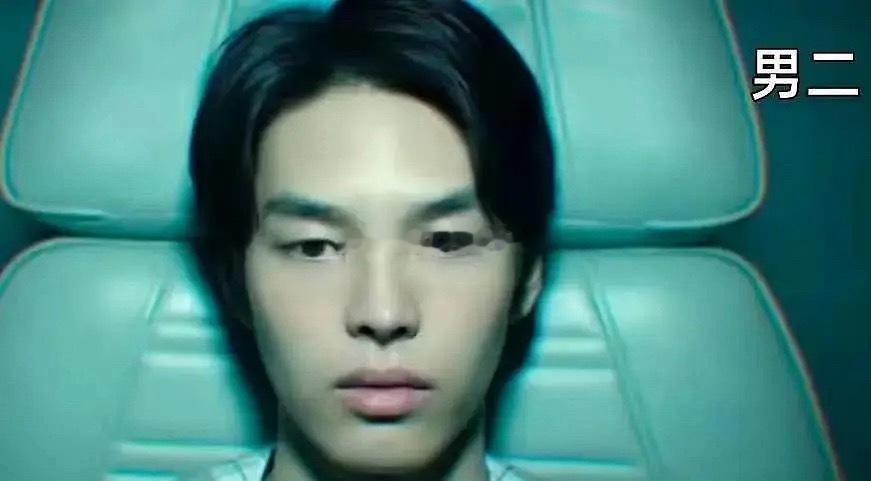 男二为了复仇整容成男主。。。。哈哈哈哈 ​​​