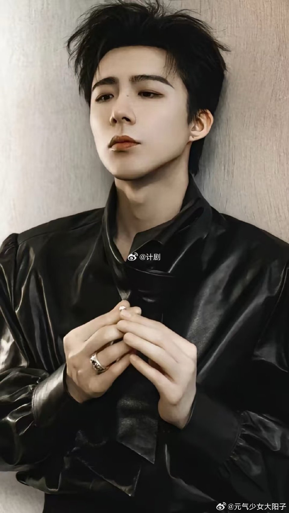 不知道刘宇宁舞姿很曼妙 卷毛宁跳舞的画面我能循环一天，依赖摇3.0可爱到毛绒绒，