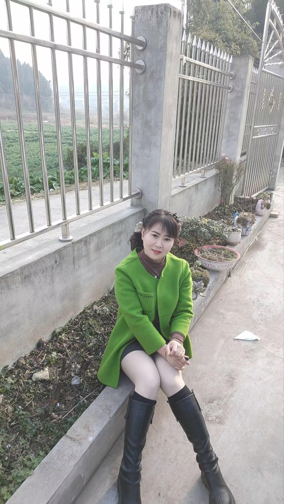 有事做，有人爱，有所期待，对生活保持热情和希望，充满向上的力量，这就是...