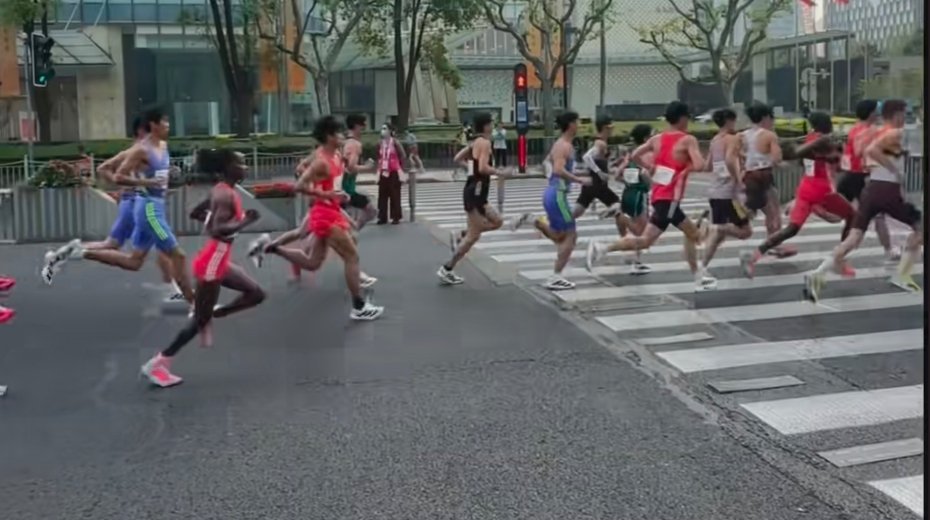 马拉松赛前的仪式感没有仪式，直接就是跑 