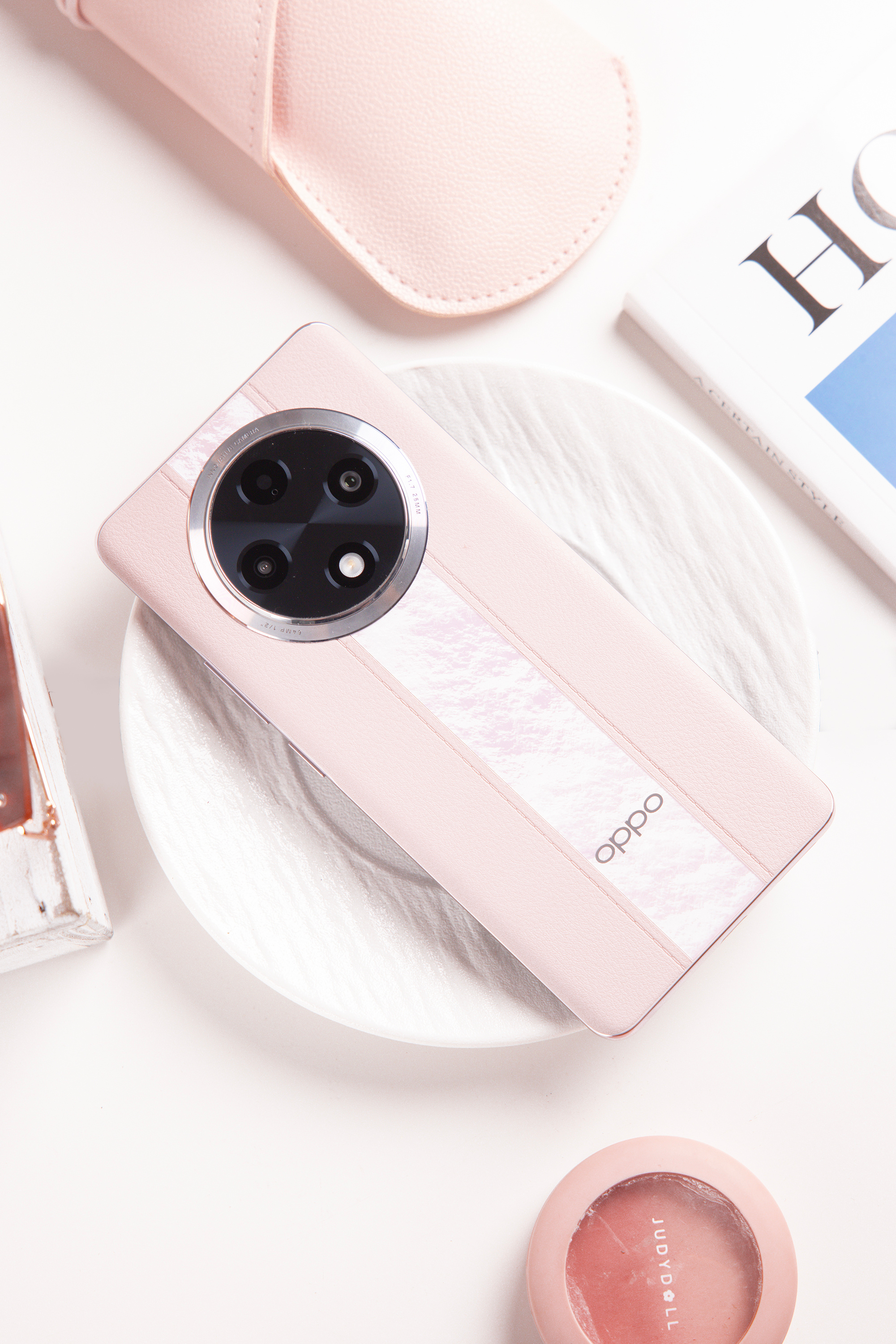 全新推出的OPPO A3 Pro图赏来啦～～～话说这云锦粉配色也太好看了吧！正面