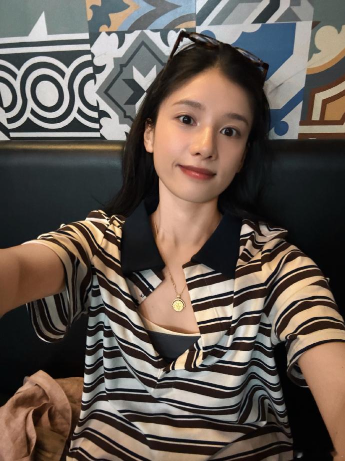 张婧仪下部戏是人间暖阳 张婧仪确认出演《人间暖阳》，回顾她以往作品，不管是校园剧