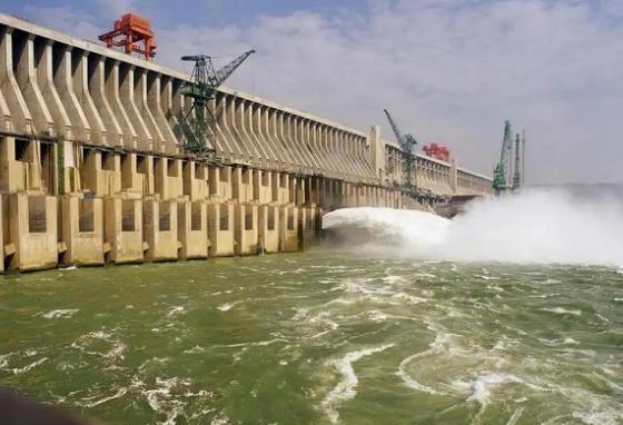 为什么 美国 不敢炸 三峡大坝 ？不夸张的说，只要美国人想活着，就不敢对三峡大坝