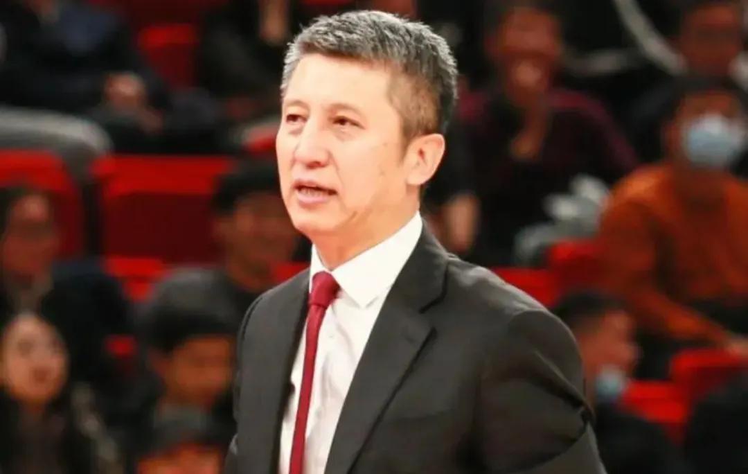 广州管理层让郭士强暴怒，李炎哲重要性堪比韩德君

最新一轮广州客场面对山东，最终