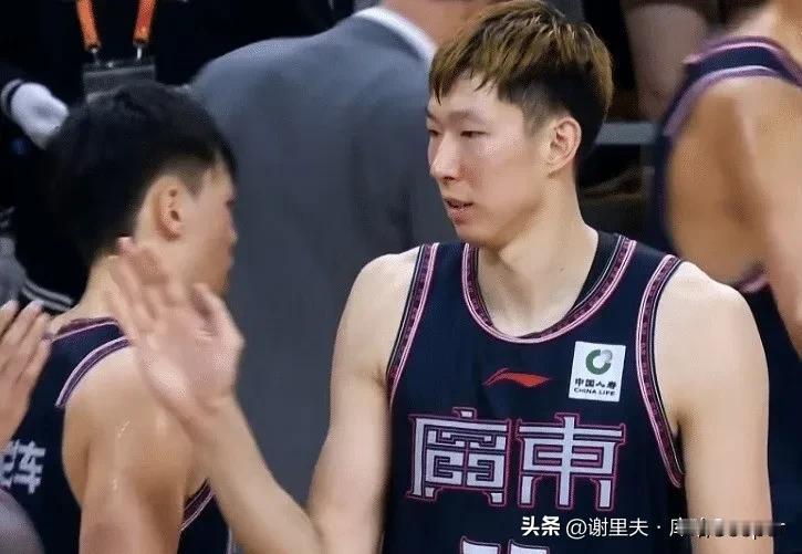 广东男篮拥有周琦一年的“体验卡”即将到期，CBA三家豪强虎视眈眈，北京、上海和辽