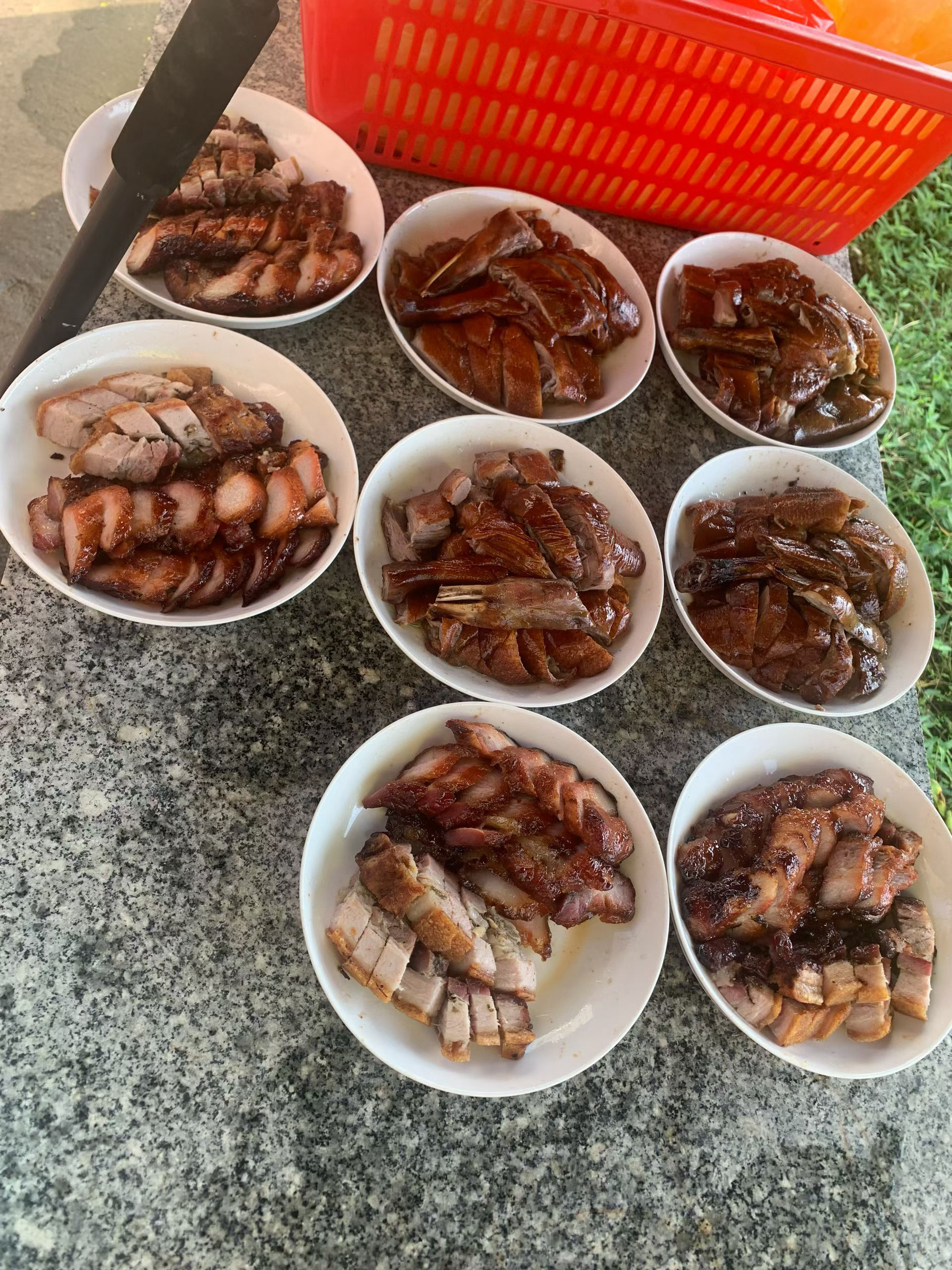 广东冬至很怀疑很怀疑今日冬至，不少地区有着过冬至的习俗：吃饺子、喝羊汤、吃汤圆…