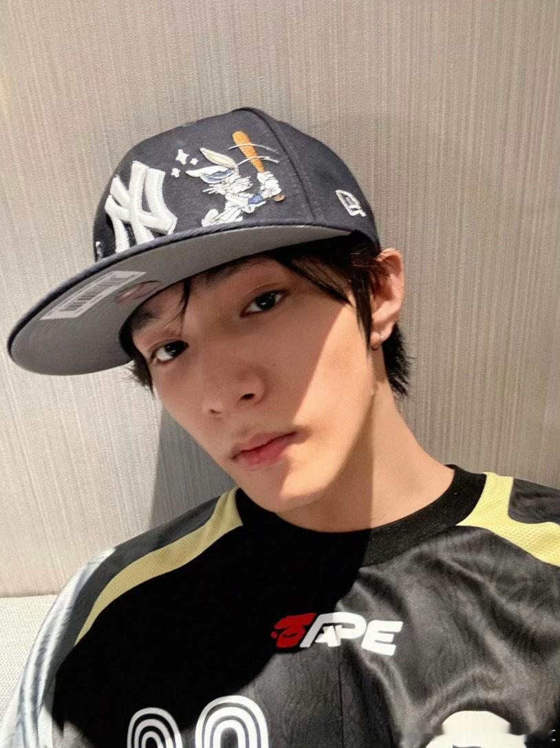 刘耀文瘦成小狗干了刘耀文演唱会前状态 太自律了吧🥹 
