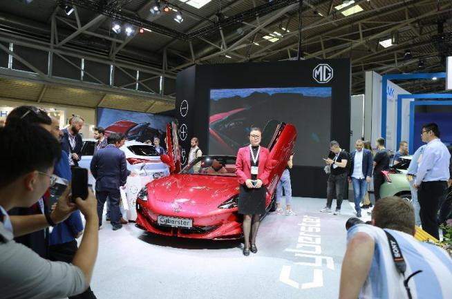 慕尼黑国际车展上，MG Cyberster电动跑车首次在国外亮相了。这款新车以其