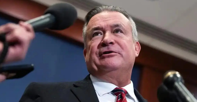 西方各国竞相访华后，白宫醋意大发连续发文泄恨，没想到引来猛烈嘲讽！2026年初，