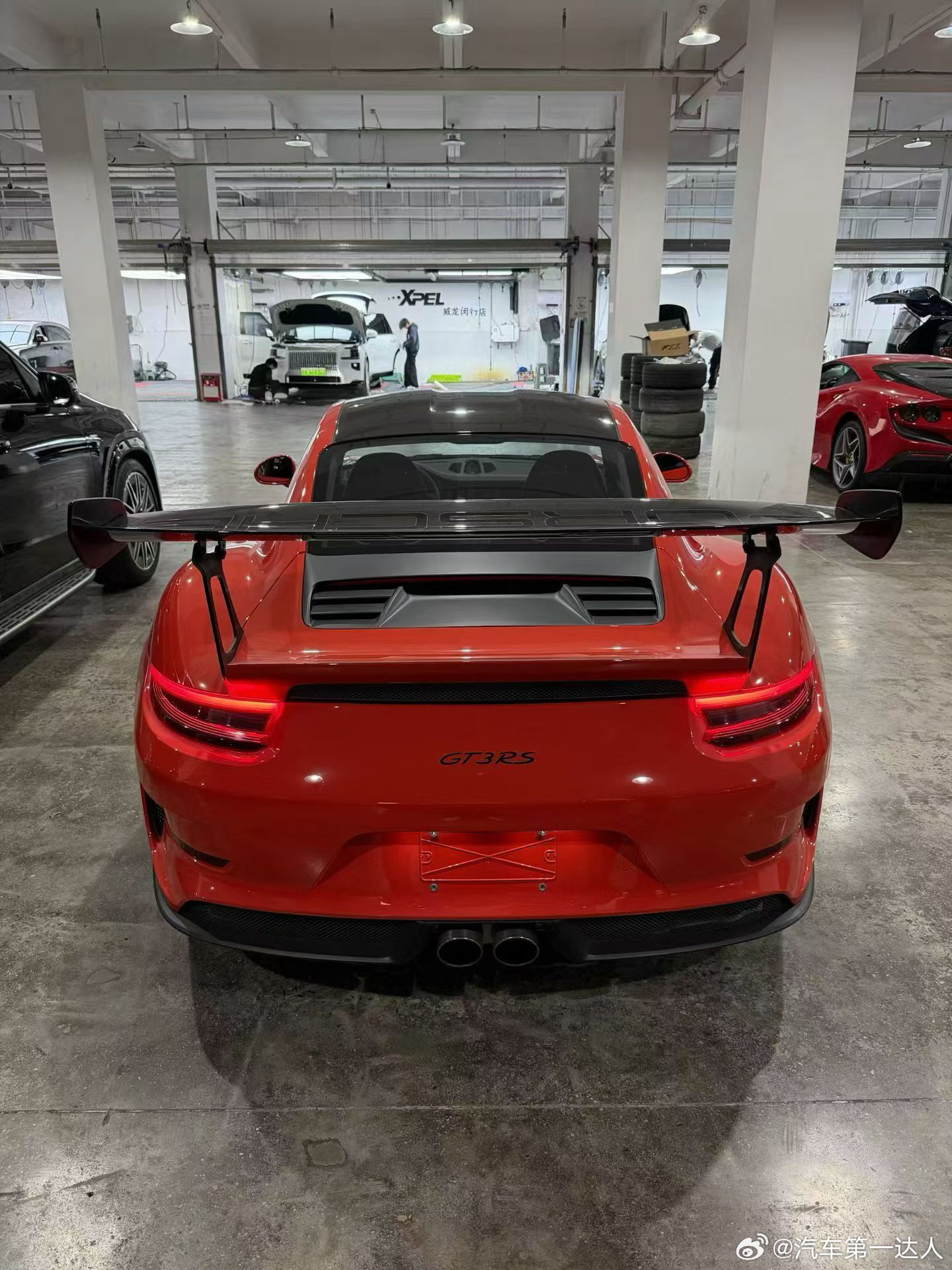 真正的热爱，从不需要喧哗，只在极致中自有回响。这台19年熔岩橙保时捷991.2 