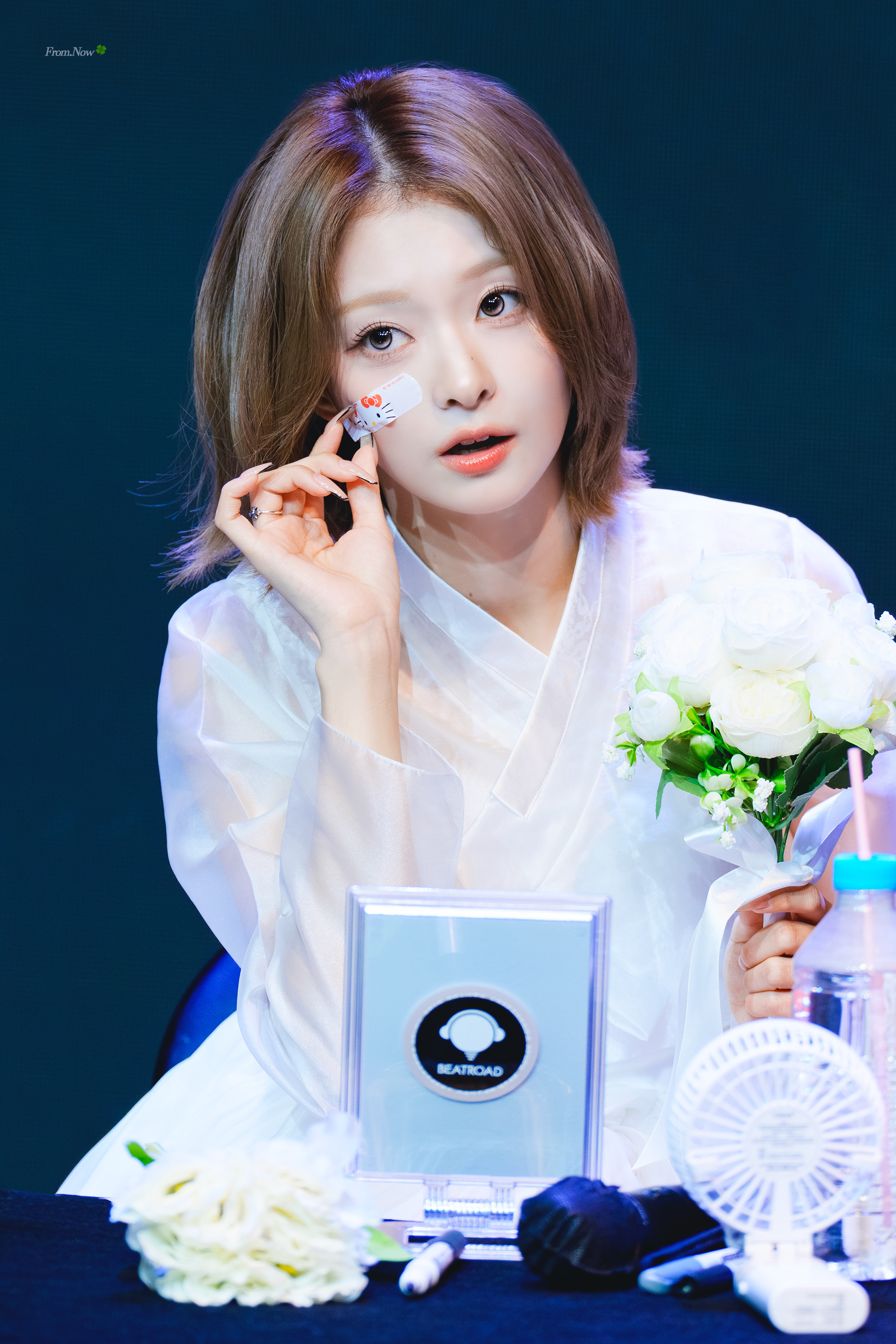 李娜炅[超话]  🐣氧气笑颜李娜炅 260920 BR签售 饭拍高清©From
