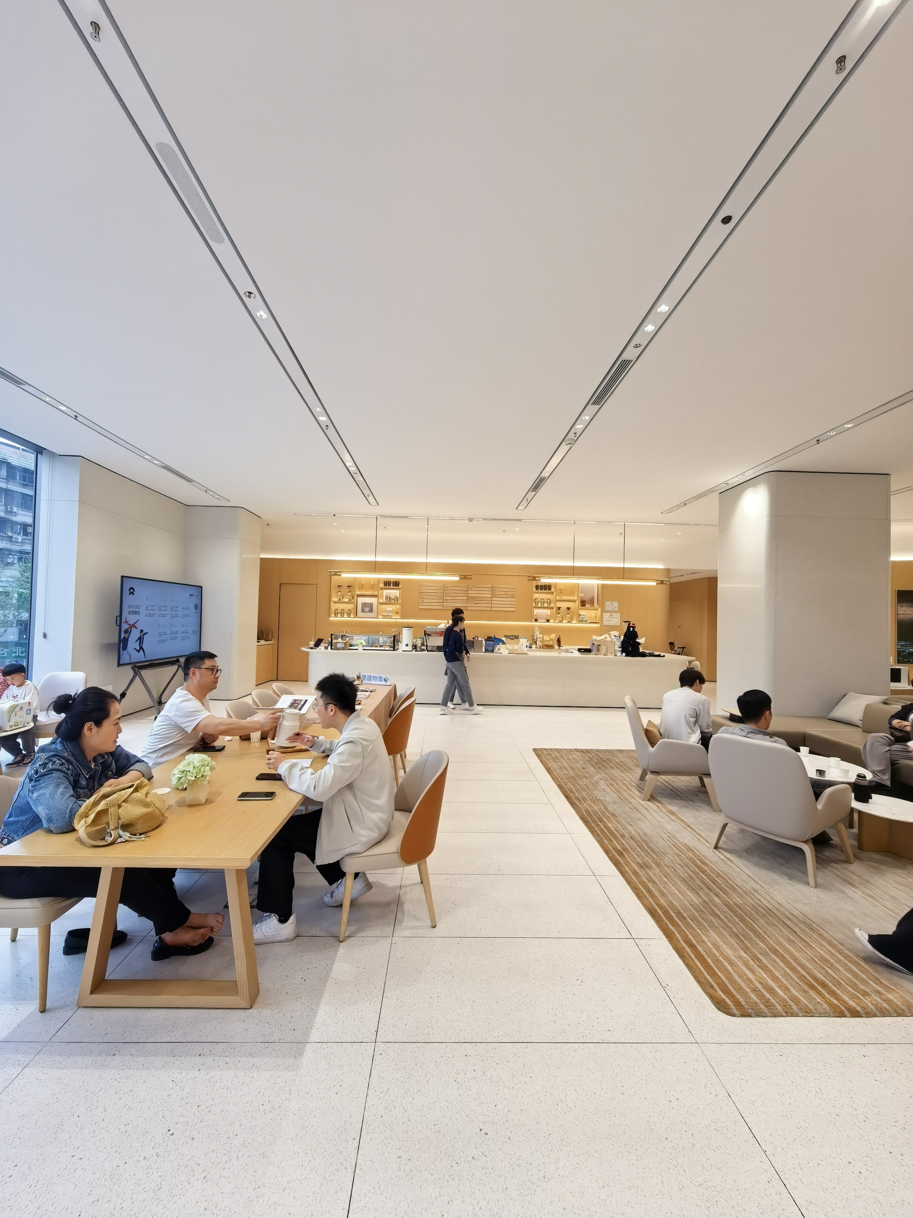 又来打卡了一家新的牛屋这次的小哥哥小姐姐都好温柔感觉蔚来就是给车主各地都打造了一