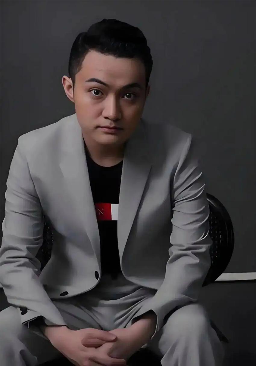 孙宇晨就是一个“绝对利己主义者”，他利用人性贪婪的本性和商业逻辑，不择手段的用尽