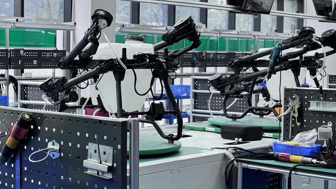 日本疯了？居然要把民用生产线彻底改造，大批量生产导弹和无人机，这波操作直接让人倒