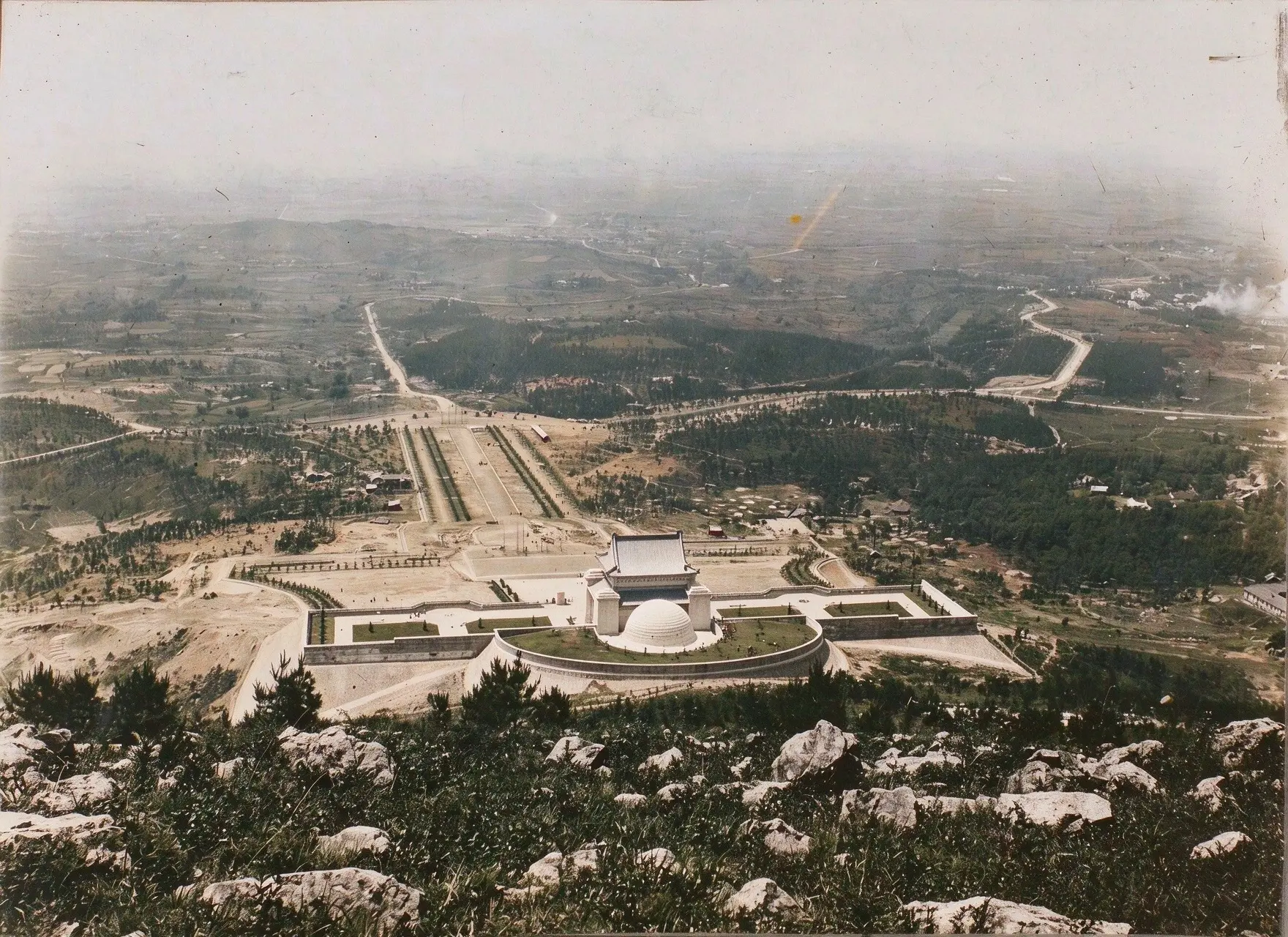 孙中山1925年逝世，葬事筹备委员会公开征集孙中山塑像方案，国内多位艺...