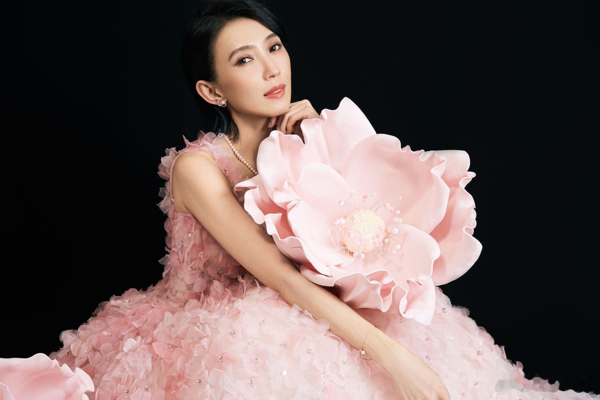浪潮音乐大赏有自己的天后宫太强了我说，有四位风格不同的姐不敢想象这场音乐大赏该有