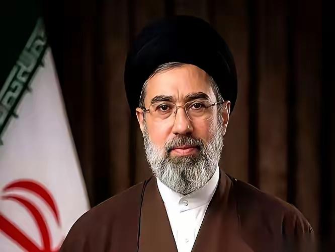 伊朗直接把桌子掀了
 
伊朗直接把桌子掀了。
一条新的指令被公之于众：不再只盯着