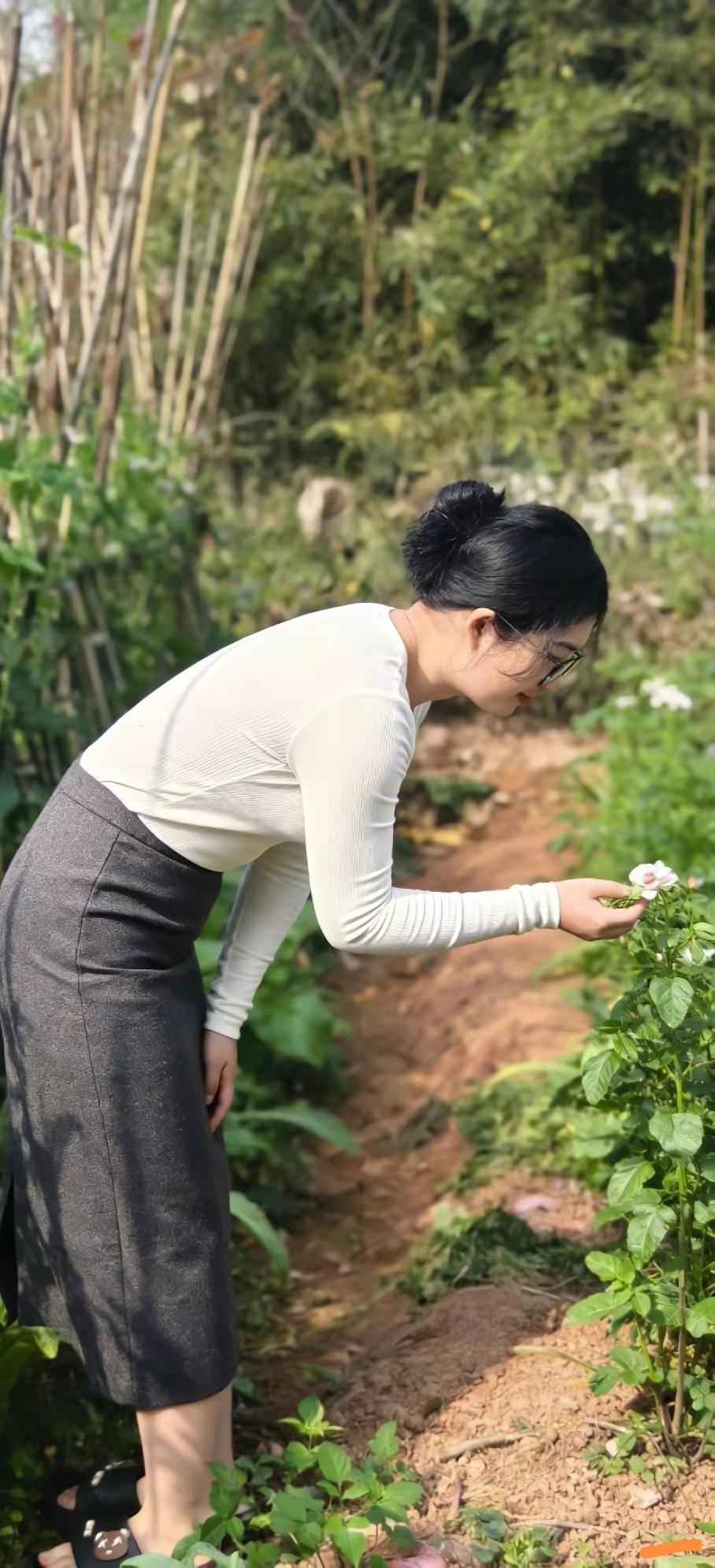 路边的野花不要采！