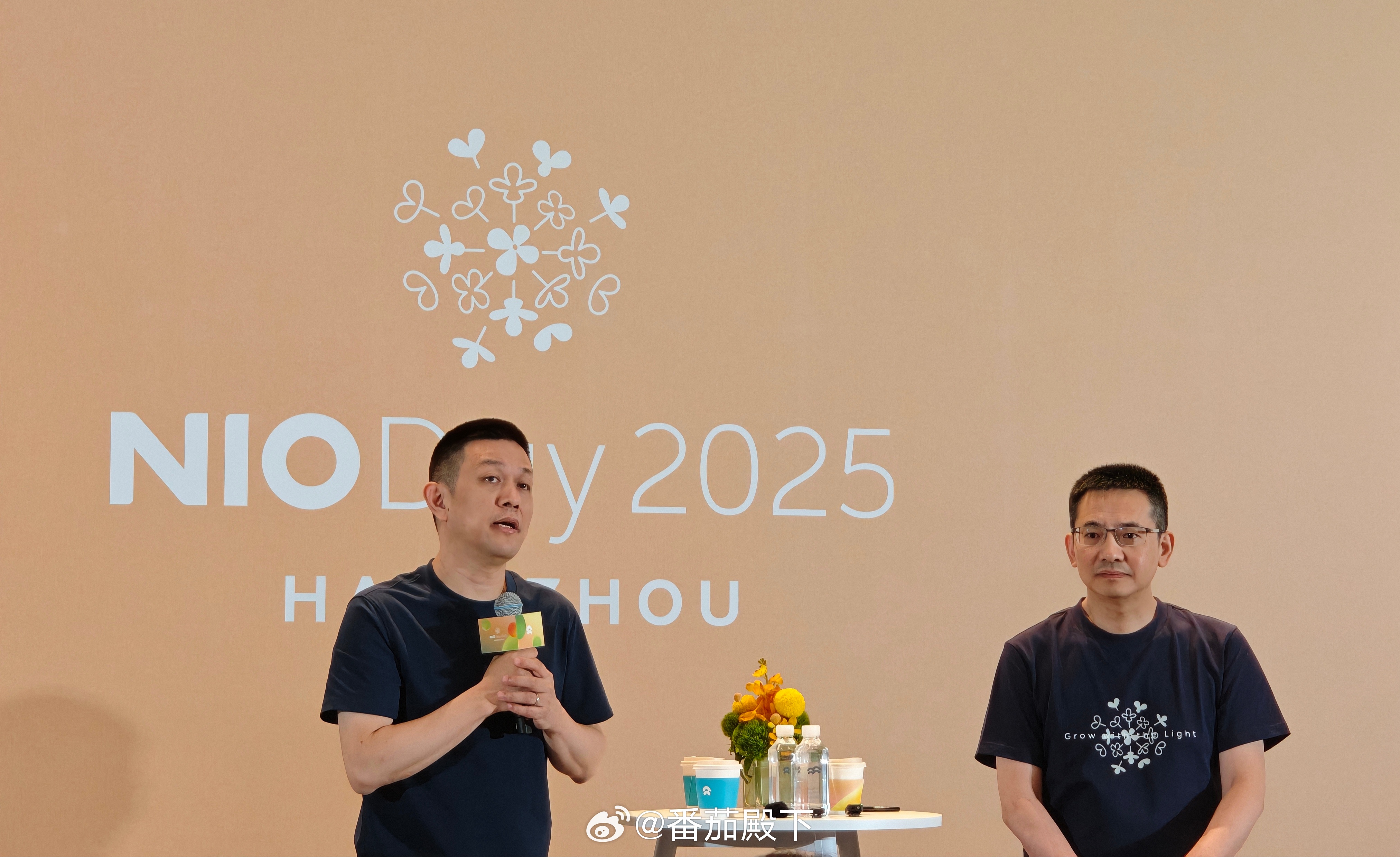 蔚来李斌/秦力洪面对面沟通。1⃣️ 2025 NIO Day为什么用“生长”作为
