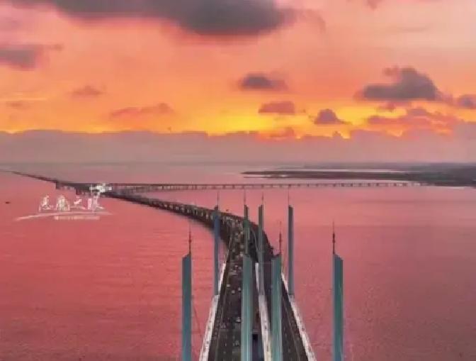 广州那位握着五套房阿姨最近炸了锅，因为她直接撂狠话：儿子再不结婚就打包发配黑龙江