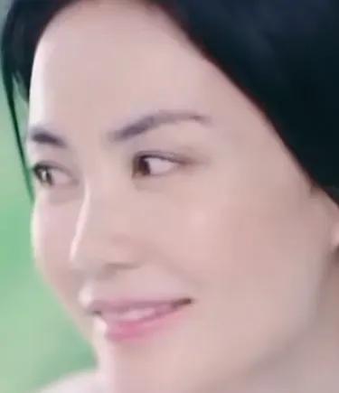 被爱滋养的灵魂：李嫣的自信与格局背后，是父母的智慧之光
 
李嫣的成长轨迹，像一