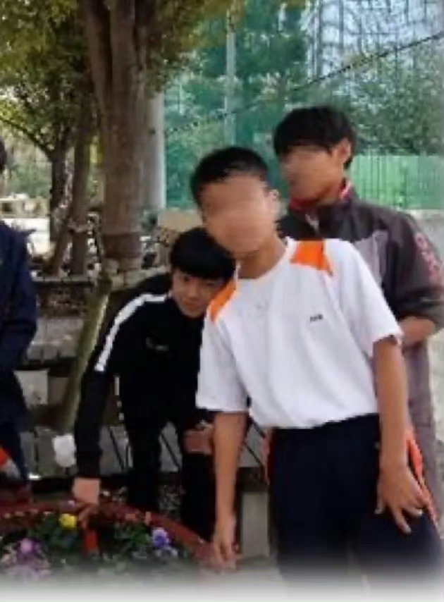 哎呦初中时期的小纸纸🥺 
