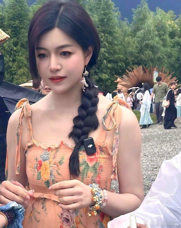 陈妍希陈晓离婚后各自精彩，状态佳似解脱。有爱之结晶却未白头，令人费解陈晓抉择，叹