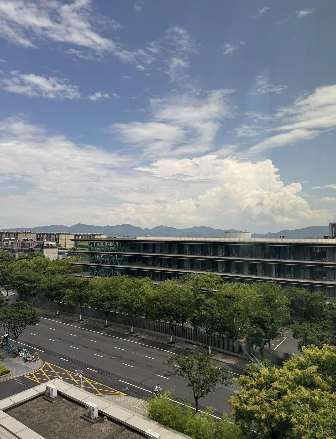 杭州的天气还是比上海好