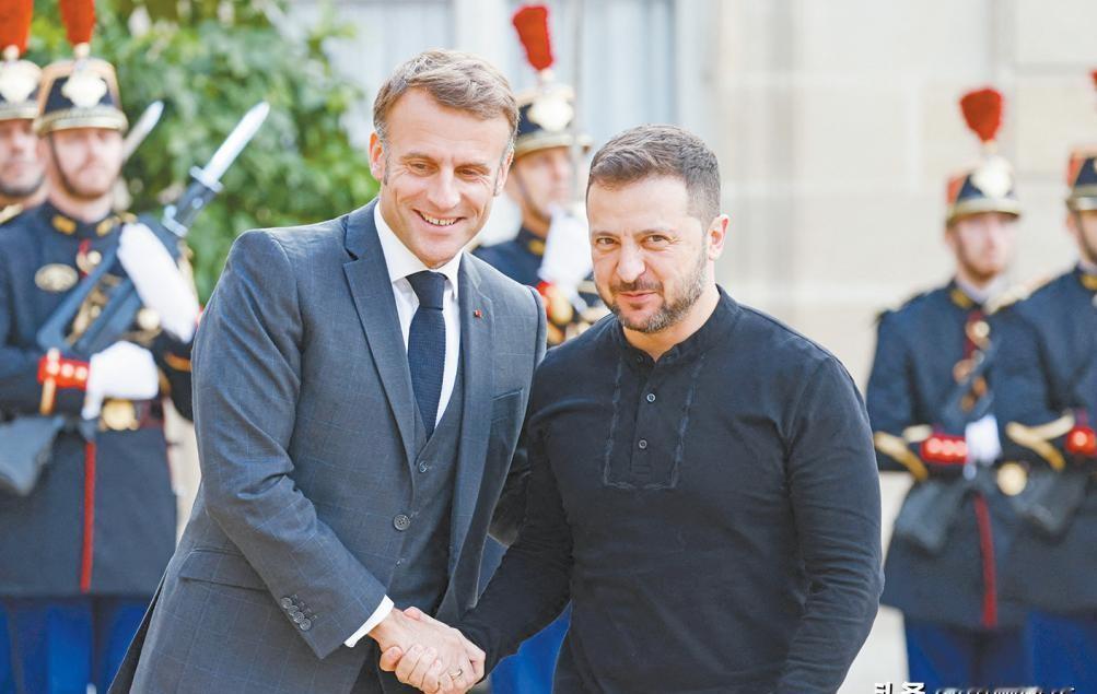 美国当地时间12月15号，美军在加勒比海打死了三艘船上的人，说对方是毒贩。这边刚