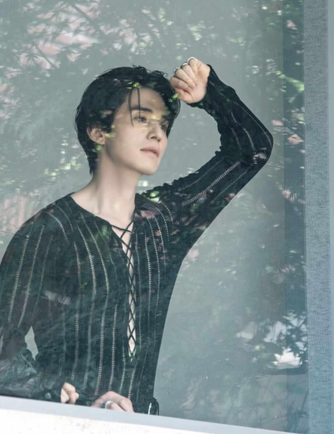 就喜欢这样隐隐约约的美😍😍
的颜 向全世界安利李栋旭  请停止散发魅力 韩国
