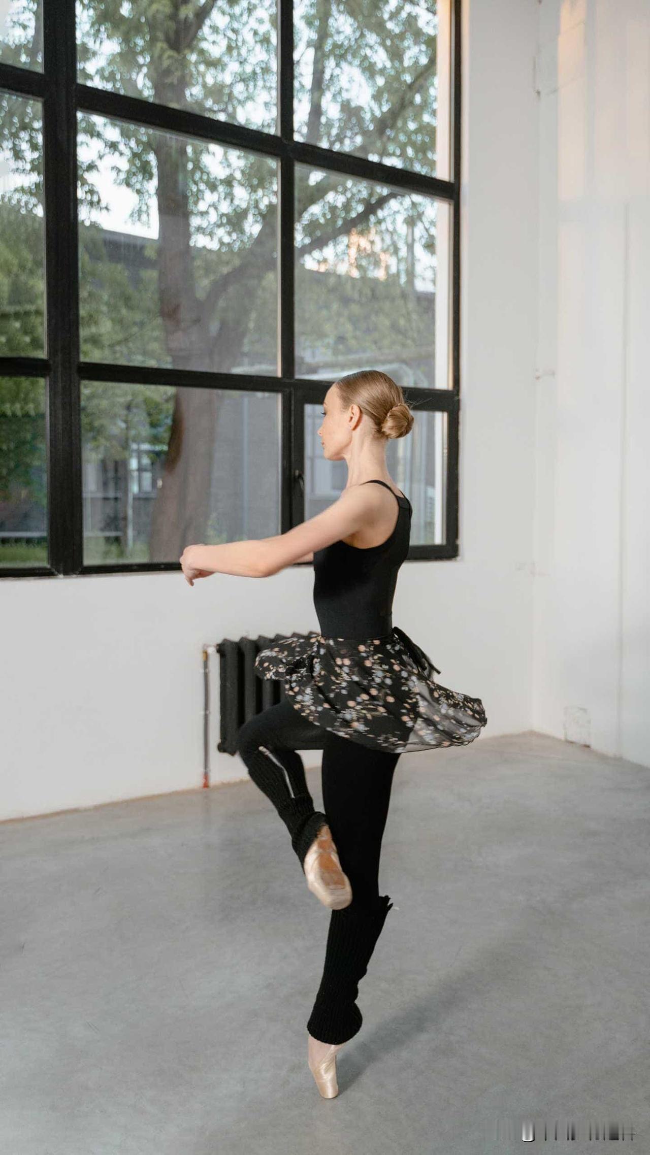 小林光一、曹薰铉、大竹英雄、聂卫平这些围棋高手，德艺双馨。而中国象棋的王天一、郑