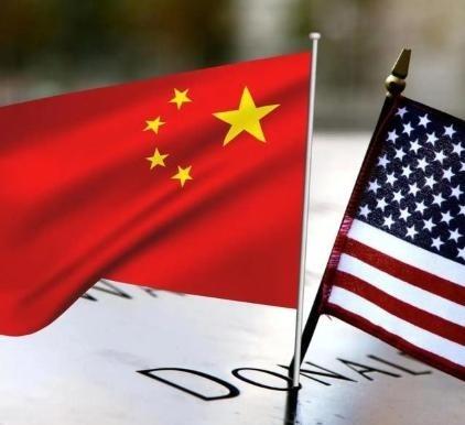 有德国网友说世界上有两个骗子国家，一个是美国，一个是中国。美国称自己是世界上最强